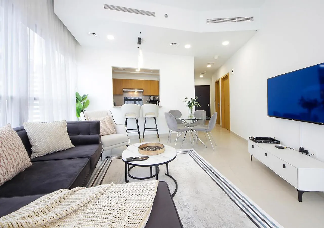 Stylish 2Br In Bellevue Pool, Gym & Burj Views Apartment Dubai