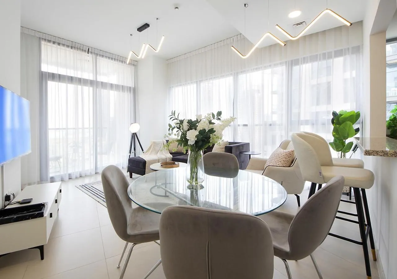 Stylish 2Br In Bellevue Pool, Gym & Burj Views Apartment Dubai